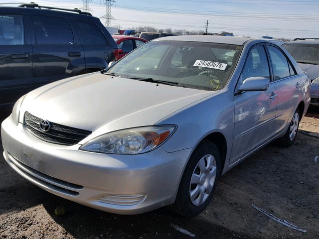 4T1BE32K93U762875 - 2003 TOYOTA CAMRY LE SILVER photo 2