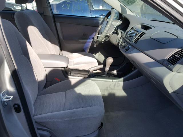 4T1BE32K93U762875 - 2003 TOYOTA CAMRY LE SILVER photo 5