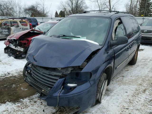 2A4GP54L56R772756 - 2006 CHRYSLER TOWN & COU BLUE photo 2