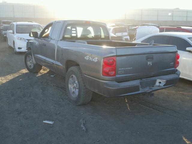 1D7HW52N15S120446 - 2005 DODGE DAKOTA LAR GRAY photo 3