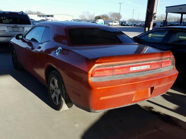 2B3CJ4DV4AH154734 - 2010 DODGE CHALLENGER ORANGE photo 3