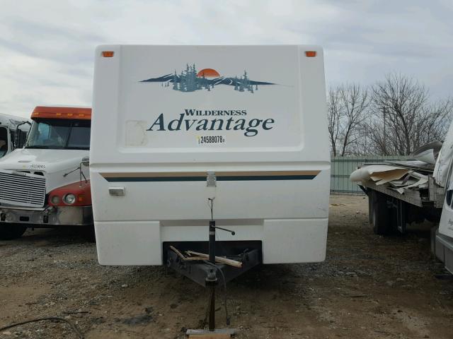 1ED1R332444001441 - 2004 WILD ADVANTAGE WHITE photo 2