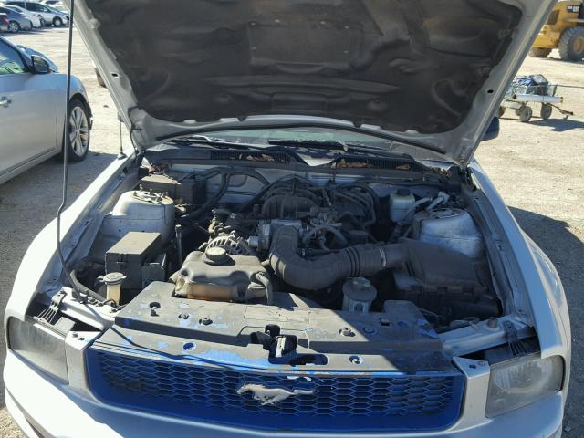 1ZVHT84N885144342 - 2008 FORD MUSTANG SILVER photo 7