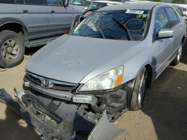 1HGCM56356A004498 - 2006 HONDA ACCORD SE SILVER photo 2