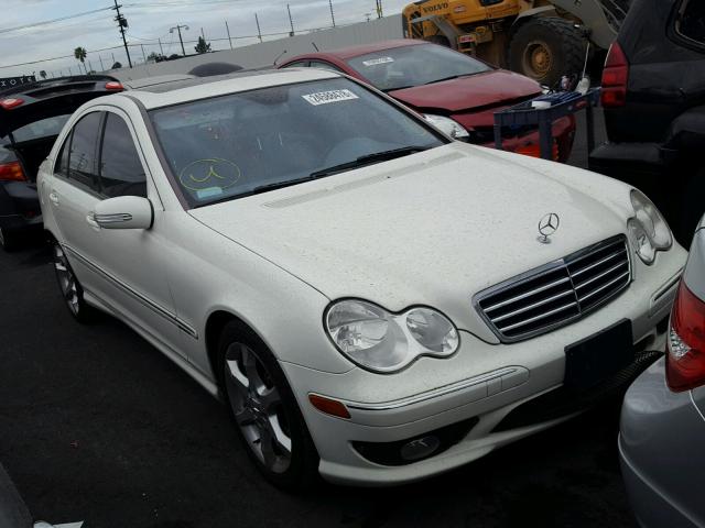 WDBRF52H37F896239 - 2007 MERCEDES-BENZ C 230 WHITE photo 1