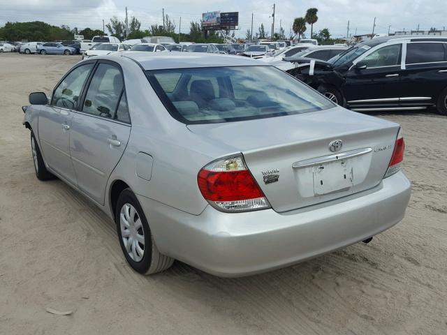 4T1BE32KX5U552367 - 2005 TOYOTA CAMRY LE GRAY photo 3