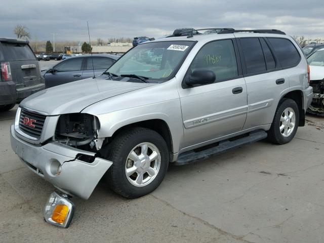 1GKDT13S152313991 - 2005 GMC ENVOY SILVER photo 2