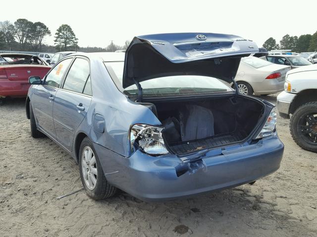 JTDBF30K220002961 - 2002 TOYOTA CAMRY LE BLUE photo 3