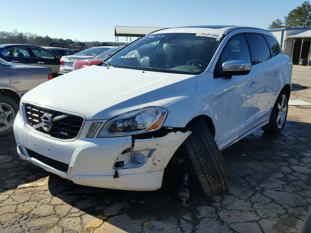 YV4902DZ9D2434906 - 2013 VOLVO XC60 T6 WHITE photo 2