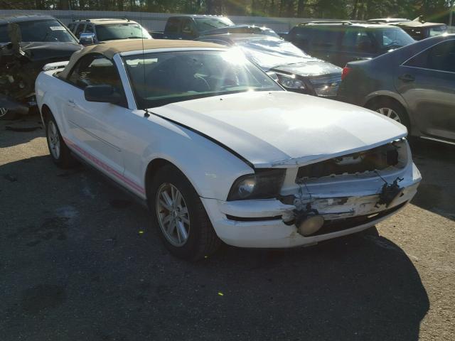 1ZVFT84NX55190774 - 2005 FORD MUSTANG WHITE photo 1