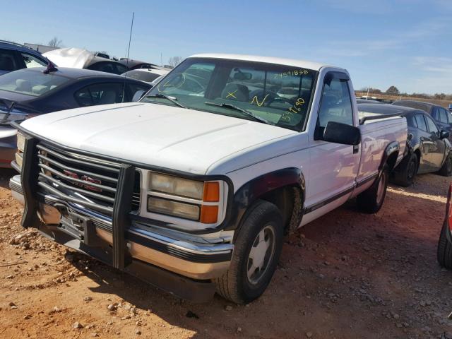 1GTEC14W4VZ549690 - 1997 GMC SIERRA C15 WHITE photo 2