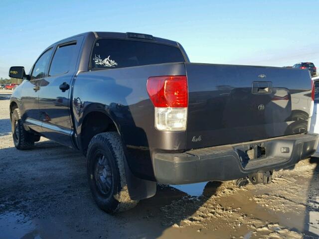 5TFDW5F11BX193783 - 2011 TOYOTA TUNDRA CRE GRAY photo 3