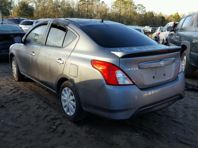 3N1CN7AP8HL844324 - 2017 NISSAN VERSA S GRAY photo 3