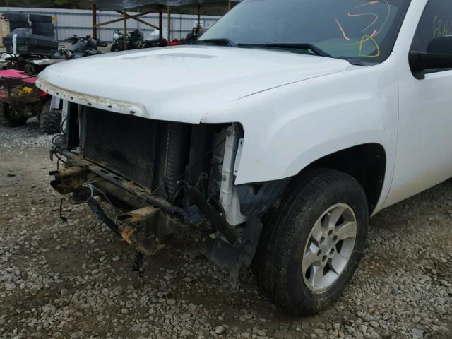 1GTPCTEA0AZ292724 - 2010 GMC SIERRA C15 WHITE photo 9