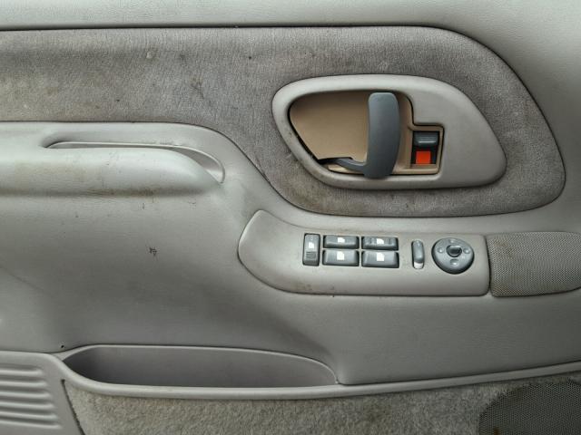 1GKEK13R2WJ723209 - 1998 GMC YUKON WHITE photo 9