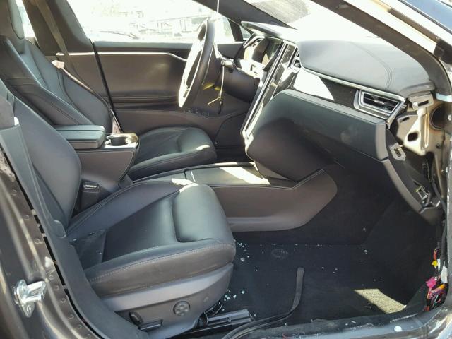 5YJSA1E20GF151387 - 2016 TESLA MODEL S Մոխրագույն լուսանկար 5