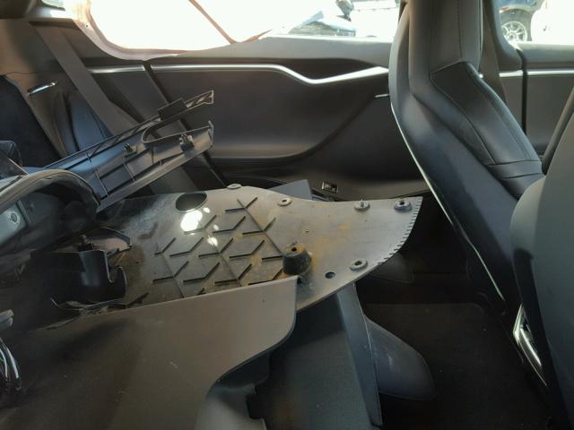 5YJSA1E20GF151387 - 2016 TESLA MODEL S Մոխրագույն լուսանկար 6