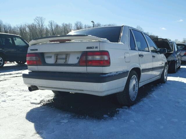 YV1LS5827T2330554 - 1996 VOLVO 850 R WHITE photo 4