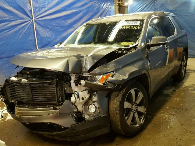 1GNEVHKWXJJ118051 - 2018 CHEVROLET TRAVERSE L GRAY photo 2