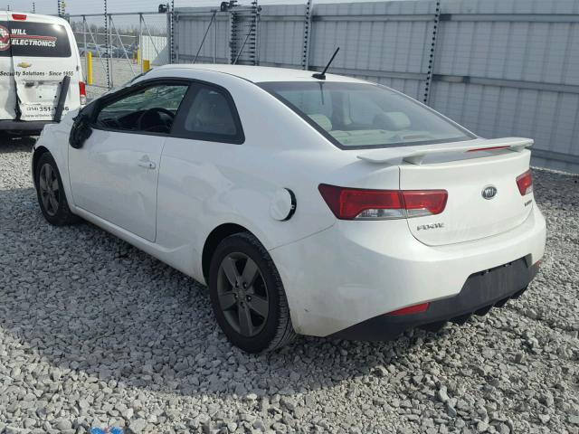 KNAFU6A20C5591405 - 2012 KIA FORTE EX WHITE photo 3