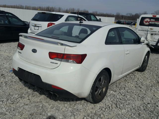 KNAFU6A20C5591405 - 2012 KIA FORTE EX WHITE photo 4