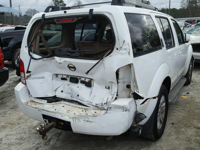 5N1AR18U35C749660 - 2005 NISSAN PATHFINDER WHITE photo 4