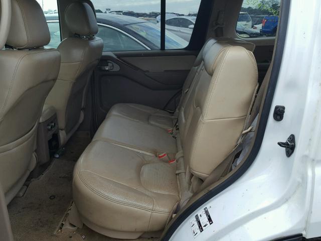 5N1AR18U35C749660 - 2005 NISSAN PATHFINDER WHITE photo 6