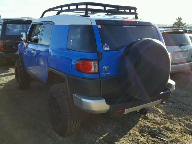 JTEBU11FX70066504 - 2007 TOYOTA FJ CRUISER BLUE photo 3