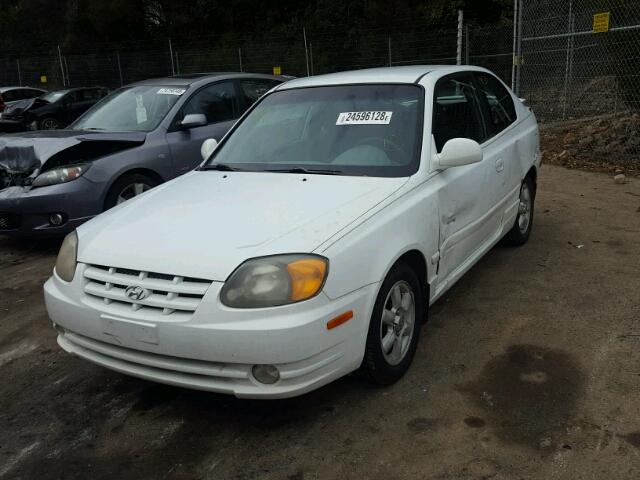 KMHCG35C65U322408 - 2005 HYUNDAI ACCENT GS WHITE photo 2