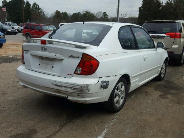 KMHCG35C65U322408 - 2005 HYUNDAI ACCENT GS WHITE photo 4