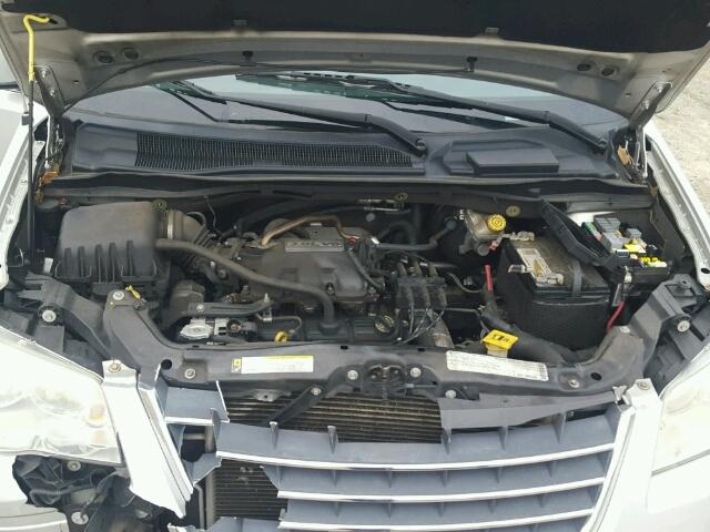 2A4RR5D17AR232352 - 2010 CHRYSLER TOWN & COU SILVER photo 7