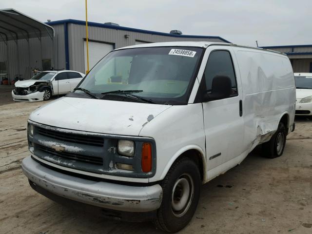 1GCFG25M211184866 - 2001 CHEVROLET EXPRESS G2 WHITE photo 2