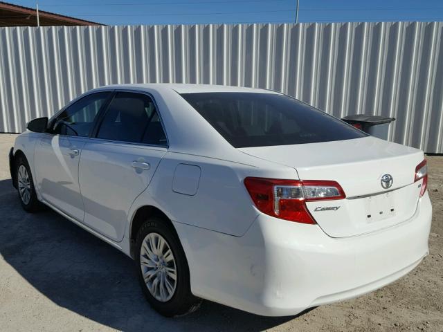 4T1BF1FK9EU354276 - 2014 TOYOTA CAMRY L WHITE photo 3