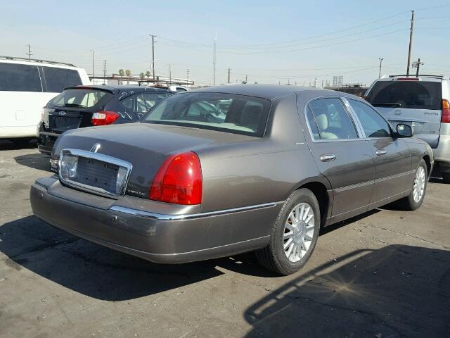 1LNHM81W04Y632606 - 2004 LINCOLN TOWN CAR E GRAY photo 4