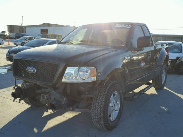 1FTRF02256KA90442 - 2006 FORD F150 GRAY photo 2