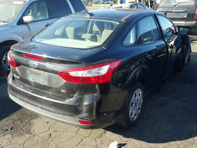 1FAHP3F26CL314138 - 2012 FORD FOCUS SE BLACK photo 4