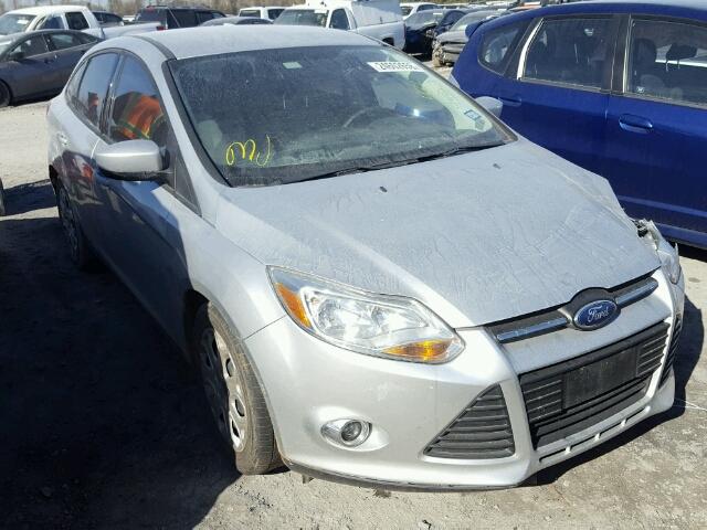 1FAHP3F25CL275140 - 2012 FORD FOCUS SE SILVER photo 1