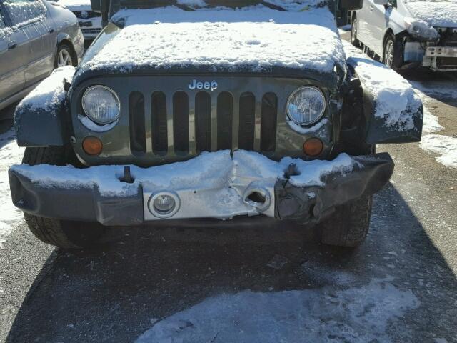 1J4GA59178L602810 - 2008 JEEP WRANGLER U GREEN photo 9