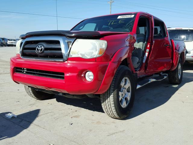 5TELU42NX5Z130876 - 2005 TOYOTA TACOMA DOU RED photo 2