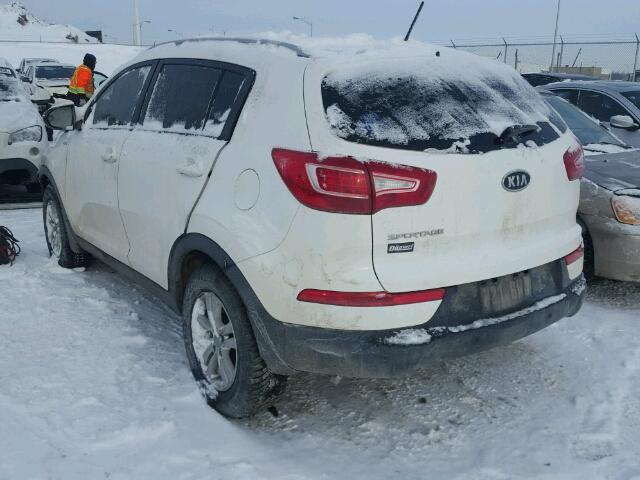 KNDPBCA29D7390104 - 2013 KIA SPORTAGE L WHITE photo 3