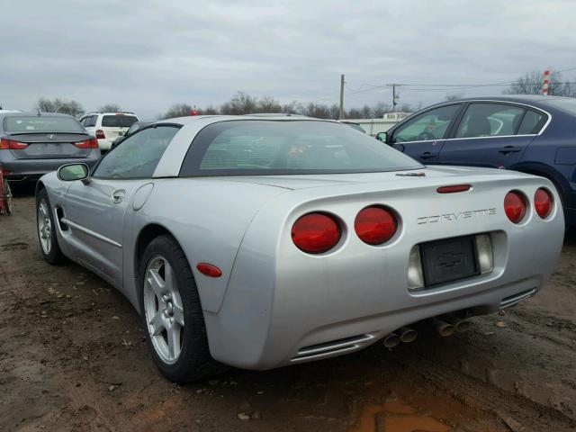 1G1YY22G4W5126397 - 1998 CHEVROLET CORVETTE SILVER photo 3