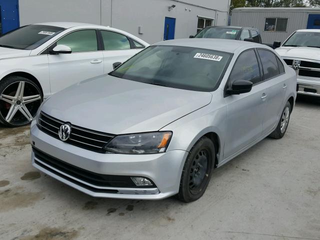 3VWD17AJ6FM354381 - 2015 VOLKSWAGEN JETTA SE SILVER photo 2