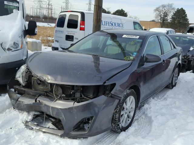 4T4BF1FK0DR304869 - 2013 TOYOTA CAMRY L GRAY photo 2