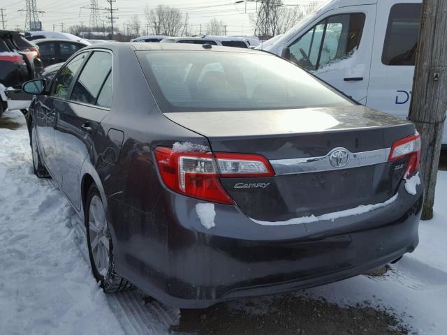 4T4BF1FK0DR304869 - 2013 TOYOTA CAMRY L GRAY photo 3