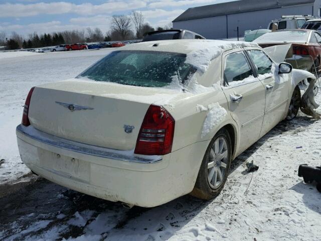 2C3KA63H97H653561 - 2007 CHRYSLER 300C CREAM photo 4