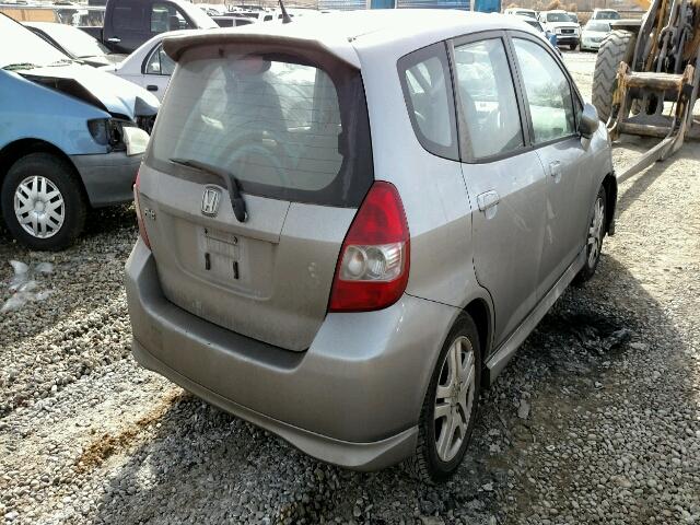 JHMGD38657S032095 - 2007 HONDA FIT S SILVER photo 4