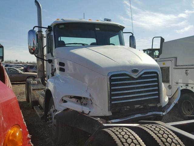 1M1AK06Y55N003515 - 2005 MACK 600 CXN600 WHITE photo 1