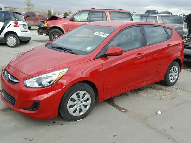 KMHCT5AE4GU241232 - 2016 HYUNDAI ACCENT SE RED photo 2