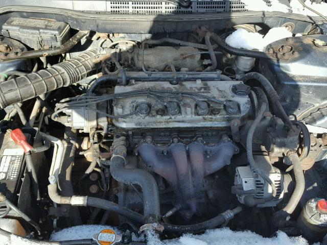 1HGCF8644WA007056 - 1998 HONDA ACCORD DX GREEN photo 7