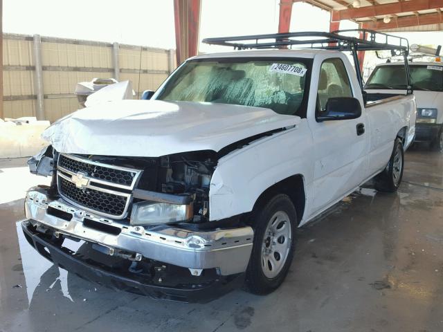 1GCEC14X57Z192841 - 2007 CHEVROLET SILVERADO WHITE photo 2